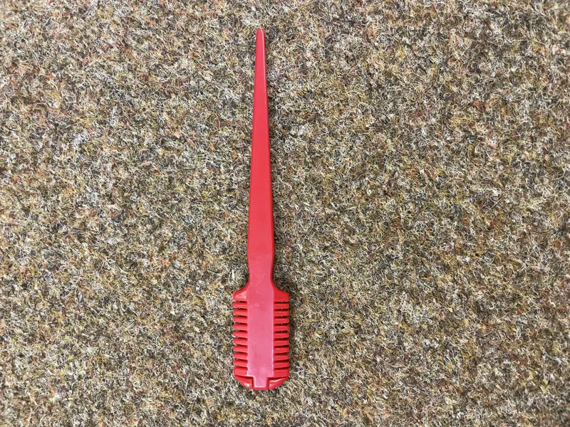 Plastic razor Comb